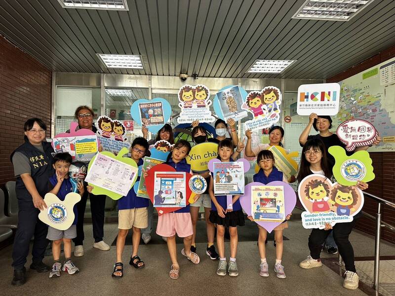 新住民二代化身「小小移民官」　體驗一日移民署工作